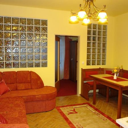 HoldLux Apartmanok Sárvár Extérieur photo