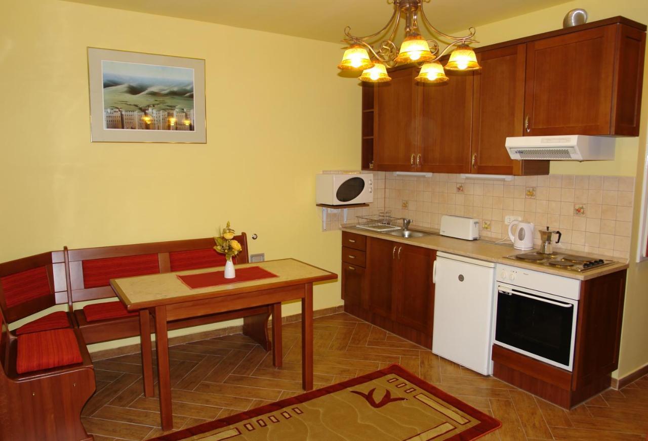 HoldLux Apartmanok Sárvár Extérieur photo