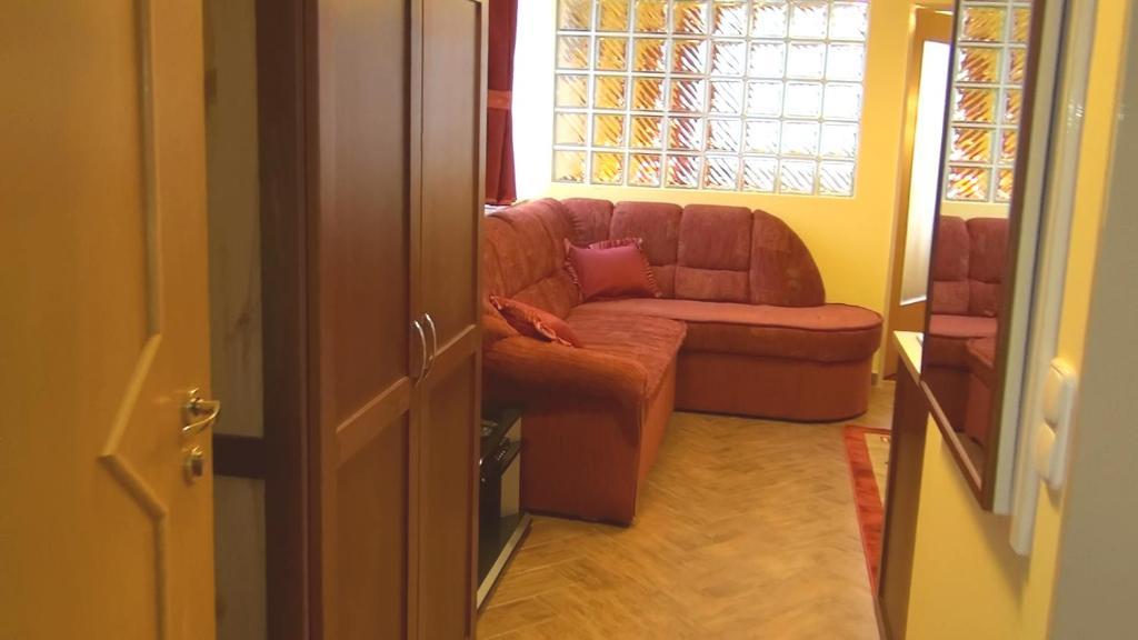 HoldLux Apartmanok Sárvár Chambre photo