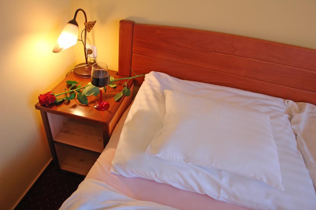 HoldLux Apartmanok Sárvár Extérieur photo