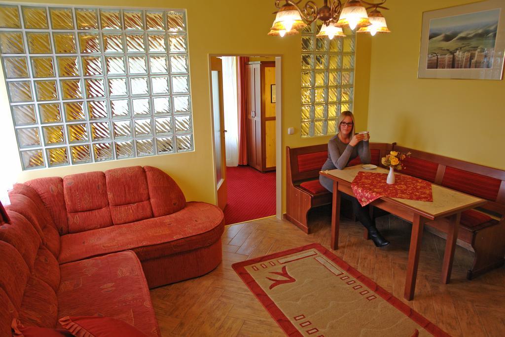 HoldLux Apartmanok Sárvár Extérieur photo