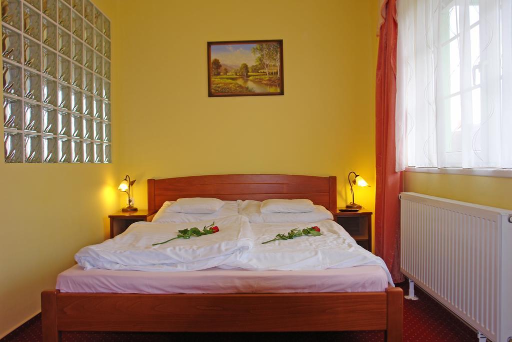 HoldLux Apartmanok Sárvár Extérieur photo